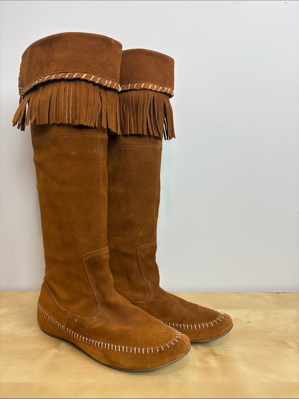 Fringed Kneehigh Suede Boots in Chestnut